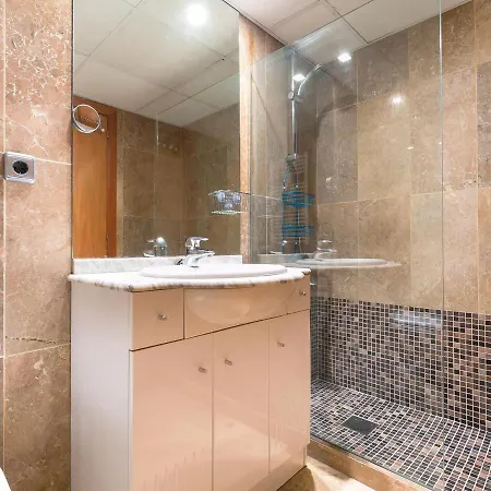 En Roses: Frente Al Mar, Terraza, Piscina, Aire Acondicionado Y Wifi - Es-228-103 Apartment *